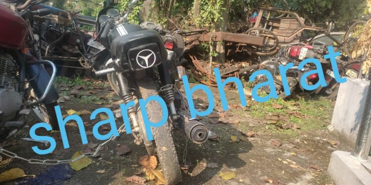 jamshedpur-police-action-जमशेदपुर पुलिस के अभियान को मिली सफलता, एंटी क्राइम चेकिंग के दौरान साकची में चोरी की बाइक के साथ दो पकड़ाये, उलीडीह से जुआ अड्डे पर छापा, एक गिरफ्तार jamshedpur-police-action-जमशेदपुर पुलिस के अभियान को मिली सफलता, एंटी क्राइम चेकिंग के दौरान साकची में चोरी की बाइक के साथ दो पकड़ाये, उलीडीह से जुआ अड्डे पर छापा, एक गिरफ्तार