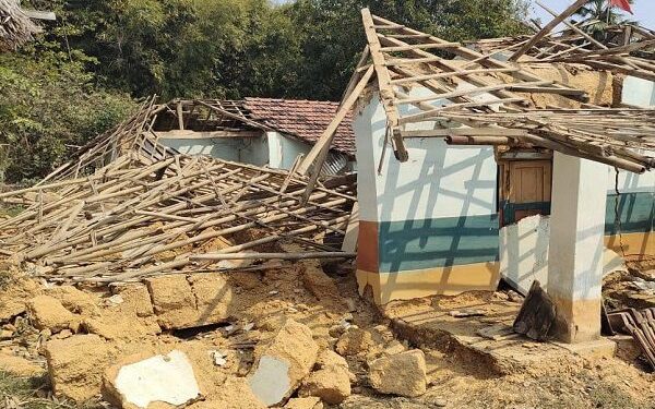 jamshedpur-rural-accident-घाटशिला में घर की दीवार गिरी, एक महिला की मौत, दो गंभीर