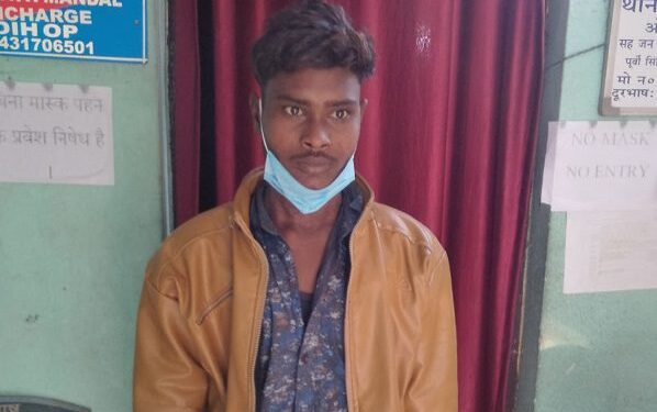 Jamshedpur : उलीडीह पुलिस ने गांजा के साथ धालभूमगढ़ के लादेन को किया गिरफ्तार, ऑनलाइन लेता था पेमेंट, बारकोड बरामद