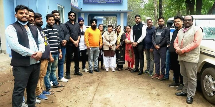 Jamshedpur mla saryu roy question – जमशेदपुर पूर्वी के विधायक सरयू राय ने उठाया मसला, बारीडीह और भुइयांडीह नदी घाट से उठ रहा अवैध बालू, सरयू राय बोले-सरकार लोगों को भी उठाने की इजाजत दें या बंदोबस्त कर दें