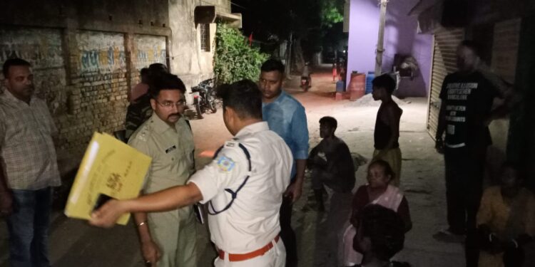 adityapur-crime-followup-आदित्यपुर में फायरिंग और तोड़फोड़ मामले की जांच करने पहुंचे एसडीपीओ, सारे अपराधियों को पुलिस भेजेगी जेल के सलाखों के पीछे adityapur-crime-followup-आदित्यपुर में फायरिंग और तोड़फोड़ मामले की जांच करने पहुंचे एसडीपीओ, सारे अपराधियों को पुलिस भेजेगी जेल के सलाखों के पीछे