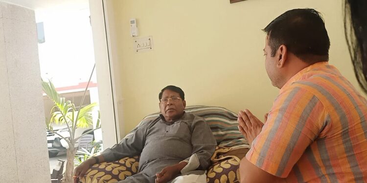 jharkhand-congress-big-report-झारखंड कांग्रेस में जल्द सुखदेव भगत व प्रदीप बलमुचू की जल्द होगी वापसी, पूर्व सांसद डॉ अजय कुमार से मिलने जमशेदपुर पहुंचे सुखदेव भगत, मिला आर्शीवाद, शनिवार को राजेश ठाकुर और सारे कार्यकारी अध्यक्ष पहुंचेंगे, भव्य स्वागत की तैयारी