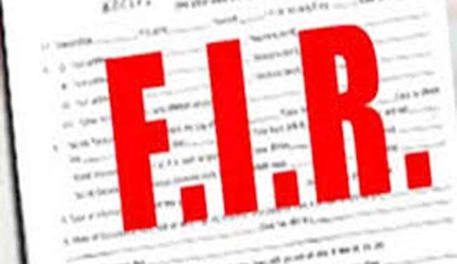 Jamshedpur : मानगो निवासी ऑटो चालक पर चाकू से हमला के मामले में तीन लोगों के खिलाफ प्राथमिकी दर्ज, छापामारी कर रही पुलिस
