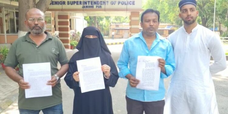 jamshedpur-property-case-जाकिर नगर के व्यक्ति ने जमशेदपुर एसएसपी ऑफिस में की शिकायत, जवाहरनगर में दुकान पर जताया अपना अधिकार jamshedpur-property-case-जाकिर नगर के व्यक्ति ने जमशेदपुर एसएसपी ऑफिस में की शिकायत, जवाहरनगर में दुकान पर जताया अपना अधिकार