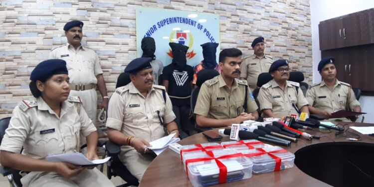 Jamshedpur women crime – सीतारामडेरा में युवती के साथ महिला ने की मारपीट, रुपये देने से मना किया तो कर दी पिटाई Jamshedpur women crime – सीतारामडेरा में युवती के साथ महिला ने की मारपीट, रुपये देने से मना किया तो कर दी पिटाई