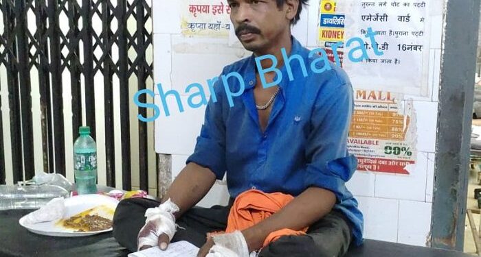 Jamshedpur : मानगो बस स्टैंड में बस ड्राइवर ने व्यक्ति को मारपीट कर किया घायल, पुलिस कर रही जांच
