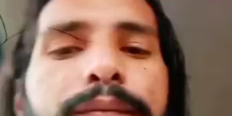 Jamshedpur-Manpreet-Pal-Singh-Dhillon-Murder-Case : पुलिस की यह कैसी दबिश, मनप्रीत मर्डर केस के नामजद आरोपी पूरन चौधरी ने घंटों पहले फेसबुक में अपलोड किया लाइव स्टेटस, देखें-Video
