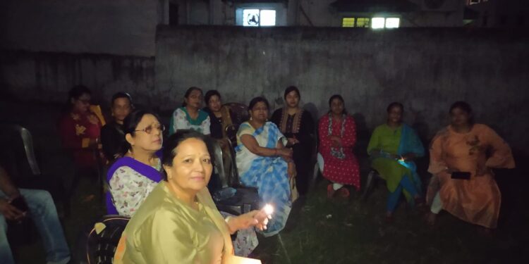 adityapur-police-in-action-आदित्यपुर में नए थानेदार ने की सोसाइटी के लोगो के साथ बैठक, 20 दिनों में अपराधमुक्त थानाक्षेत्र बनाने का संकल्प adityapur-police-in-action-आदित्यपुर में नए थानेदार ने की सोसाइटी के लोगो के साथ बैठक, 20 दिनों में अपराधमुक्त थानाक्षेत्र बनाने का संकल्प