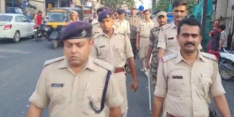 jamshedpur-alert-जमशेदपुर में जुमे की नमाज को लेकर पुलिस ने किया फ्लैग मार्च, पूरे झारखंड में अलर्ट