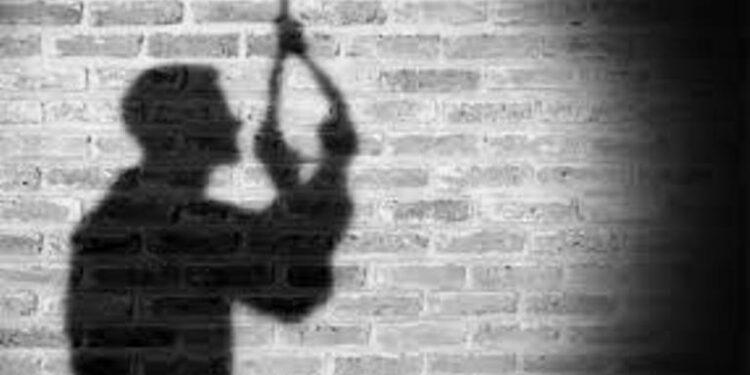 jamshedpur-suicide-सिदगोड़ा में 40 वर्षीय व्यक्ति ने फांसी लगाकर की आत्महत्या, यह थी आत्महत्या की वजह jamshedpur-suicide-सिदगोड़ा में 40 वर्षीय व्यक्ति ने फांसी लगाकर की आत्महत्या, यह थी आत्महत्या की वजह