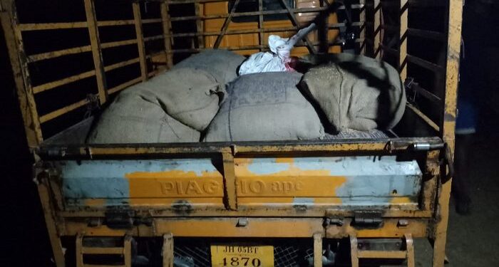 चक्रधरपुर : कोविड अस्पताल में स्वस्थ हुए 12 कोरोना मरीज, तालियों की गड़गड़ाहट के बीच डिस्चार्ज चक्रधरपुर : कोविड अस्पताल में स्वस्थ हुए 12 कोरोना मरीज, तालियों की गड़गड़ाहट के बीच डिस्चार्ज