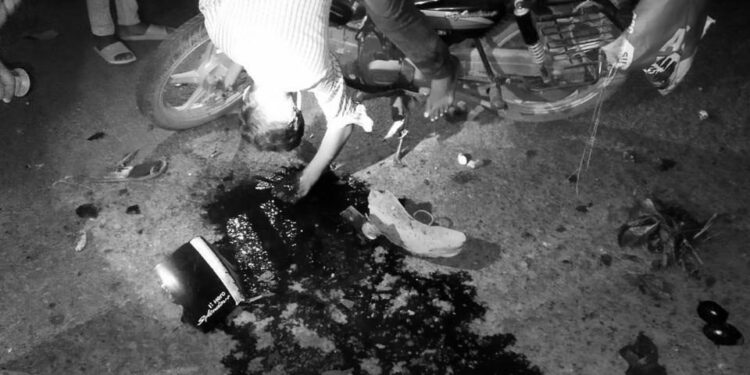 jamshedpur-late-night-accident-कदमा के मरीन ड्राइव पर खड़ी ट्रक में घुसा युवक, घटनास्थल पर ही मौत