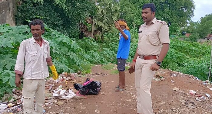 Jamshedpur : परसुडीह में जिप उपाध्यक्ष राजकुमार सिंह ने किया जरूरतमंदों के बीच कंबल वितरण