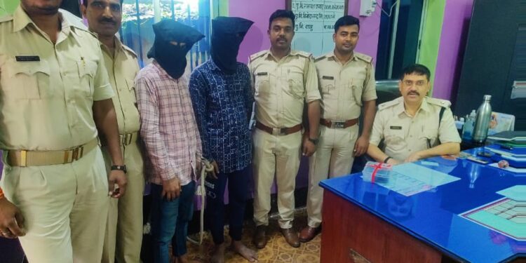 jamshedpur-burmamines-police-success-बर्मामाइंस पुलिस को मिली सफलता, मोबाइल छिनतई गिरोह के दो अपराधी गिरफ्तार jamshedpur-burmamines-police-success-बर्मामाइंस पुलिस को मिली सफलता, मोबाइल छिनतई गिरोह के दो अपराधी गिरफ्तार