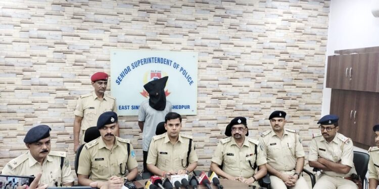 jamshedpur-police-success-बिष्टुपुर पुलिस ने सोनारी से युवक को 3 पिस्तौल के साथ किया गिरफ्तार, नशेड़ी सलमान गैंग का है सदस्य jamshedpur-police-success-बिष्टुपुर पुलिस ने सोनारी से युवक को 3 पिस्तौल के साथ किया गिरफ्तार, नशेड़ी सलमान गैंग का है सदस्य