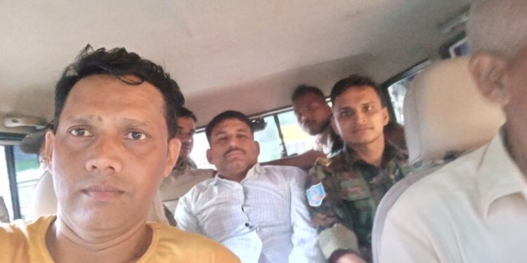jharkhand-acb-catch-लोहरदगा एसपी ऑफिस में पदस्थापित एकाउंट कलर्क को 3000 रुपये घूस लेते रंगेहाथ गिरफ्तार, एसपी कार्यालय से चल रहा था घूसतंत्र