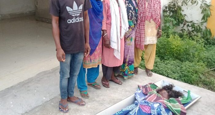 Chakradharpur-Adityapur : पुसालोटा के टुंगरी गांव में बीते दिनों झाड़ियों में मिले शव की हुई शिनाख्त, आदित्यपुर के मिरूडीह निवासी राजकुमारी सामड़ के रूप में हुई पहचान