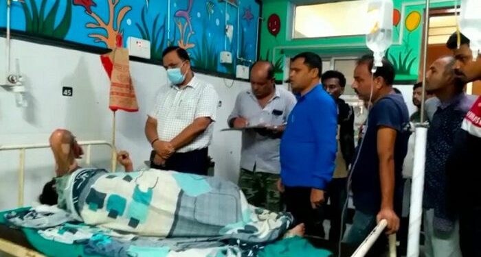 Dumka : कोविड संक्रमण की रोकथाम एवं टीकाकरण में बेहतरीन कार्य कर रही पोषण सखी, सहिया व एसएचजी ग्रुप की महिलाओं को किया गया सम्मानित