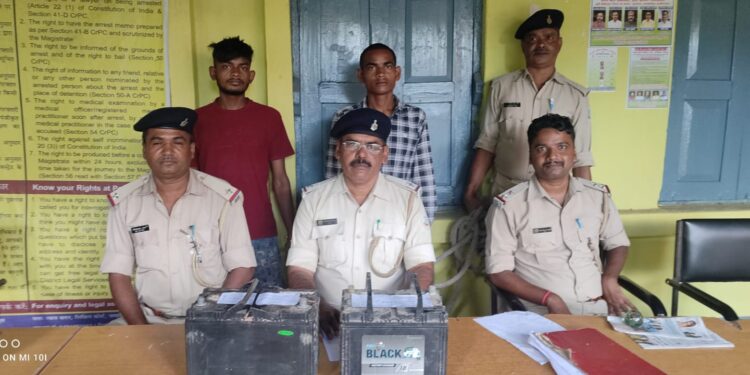 Jamshedpur-Crime-News : 1. सिदगोड़ा में लूट की चेन खरीदने वाले सोनार को पुलिस ने गिरफ्तार कर भेजा जेल, 2. बैटरी चोरी के दो आरोपी गिरफ्तार, गये जेल
