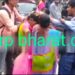 jamshedpur-womens-drama-मानगो चौक पर दो महिलाओं ने मिलकर एक महिला की जमकर पिटाई, झोटा नोचा-नोची देखकर लगी भारी भीड़, देखिये-video jamshedpur-womens-drama-मानगो चौक पर दो महिलाओं ने मिलकर एक महिला की जमकर पिटाई, झोटा नोचा-नोची देखकर लगी भारी भीड़, देखिये-video