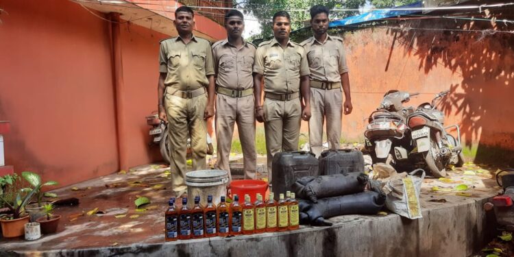 jamshedpur-illegal-wine-जमशेदपुर में अवैध शराब की बिक्री को लेकर अभियान, अरुणाचल प्रदेश में बिकने वाले शराब की खेप भी बरामद