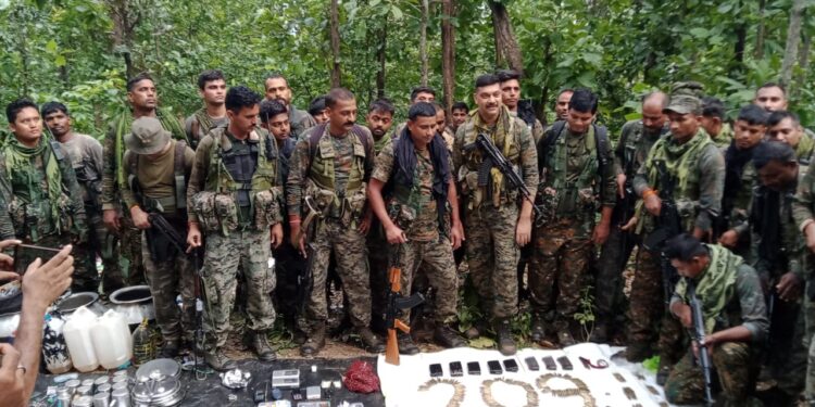saraikela-naxal-big-success- सरायकेला पुलिस की बड़ी उपलब्धि, इनामी नक्सलियो के मारे जाने के साथ ट्रेनिंग कैंप ध्वस्त, देखिये-video saraikela-naxal-big-success- सरायकेला पुलिस की बड़ी उपलब्धि, इनामी नक्सलियो के मारे जाने के साथ ट्रेनिंग कैंप ध्वस्त, देखिये-video