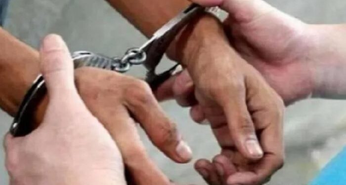 Jamshedpur : बिष्टुपुर में किट्टू सिंह पर चापड़ से हमला करने के मामले में दो आरोपियों ने पुलिस के सामने किया आत्मसमर्पण
