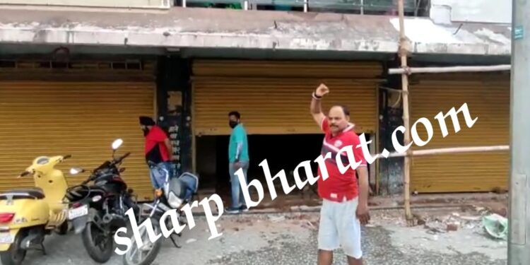 jamshedpur-incident-साकची में काम के दौरान गिरा मजदूर, टीएमएच में भर्ती, देखिये-video jamshedpur-incident-साकची में काम के दौरान गिरा मजदूर, टीएमएच में भर्ती, देखिये-video