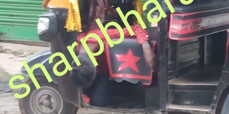 Jamshedpur : लॉकडाउन के सात माह बाद ऑटो लेकर निकले युवक को पुलिस ने नो पार्किंग जोन में ऑटो लगाने को लेकर पकड़ा, 500 रुपये जुर्माना भी मांगा, युवक के हंगामा करने पर छोड़ा, क्या हुआ-देखे वीडिया