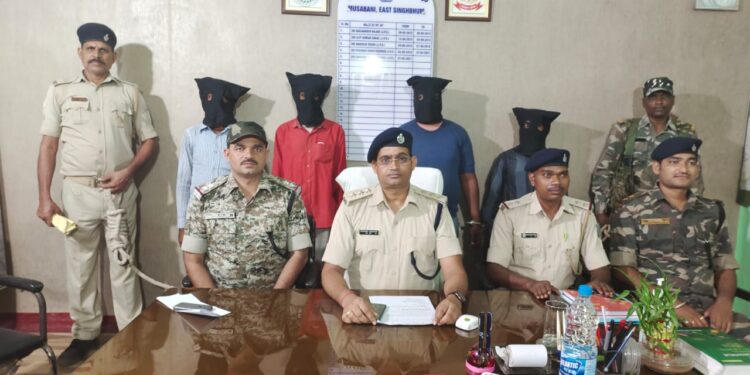 Jamshedpur-police-success- डुमरिया से 9 लाख की फिरौती के लिए अपहृत दवा विक्रेता टुम्पु बेसरा पुरुलिया से बरामद, पुलिस ने साजिशकर्ता चितरंजन समेत चार को किया गिरफ्तार Jamshedpur-police-success- डुमरिया से 9 लाख की फिरौती के लिए अपहृत दवा विक्रेता टुम्पु बेसरा पुरुलिया से बरामद, पुलिस ने साजिशकर्ता चितरंजन समेत चार को किया गिरफ्तार