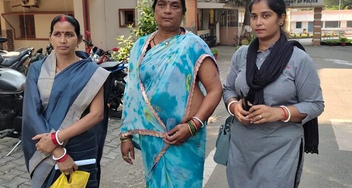 Jamshedpur-sainki-yadav-murder-case : सैंकी यादव की मां ने हत्यारोपी राजेश सिंह और उसके गुर्गों पर लगाया गवाहों को धमकाने का आरोप, एसएसपी से शिकायत-Video