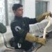 Jamshedpur-snake-lizard-smuggling : जमशेेदपुुर के रास्ते सांप की तस्करी करते टाटानगर स्टेशन से महिला पकड़ाई, जहरीले सांप और छिपकिली-कीड़े बरामद, आरपीएफ कर रही है महिला से पूछताछ, चौंकानेवाले खुलासे, सांप की पहचान के लिए आरपीएफ ने स्नेक सेवर छोटू को बुलाया, देखें-Video और फोटो