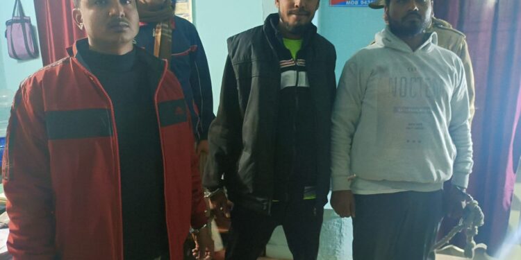 Jamshedpur : ब्राउन शुगर के साथ उलीडीह पुलिस ने 3 लोगों को किया गिरफ्तार, भेजा जेल Jamshedpur : ब्राउन शुगर के साथ उलीडीह पुलिस ने 3 लोगों को किया गिरफ्तार, भेजा जेल