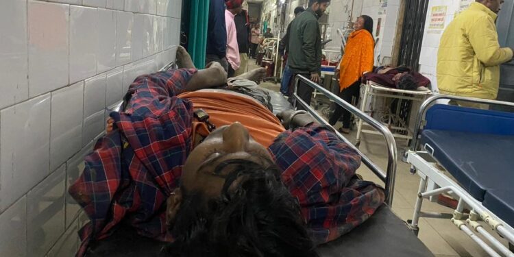jamshedpur late night BIG accident – जमशेदपुर में देर रात को बड़ा सड़क हादसा, एनएच में खड़ी ट्रक में जा घुसी बाइक, तीन दोस्तों की मौत