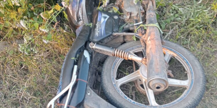 Saraikela accident : सरायकेला में तीन सड़क हादसा, तीन घायल