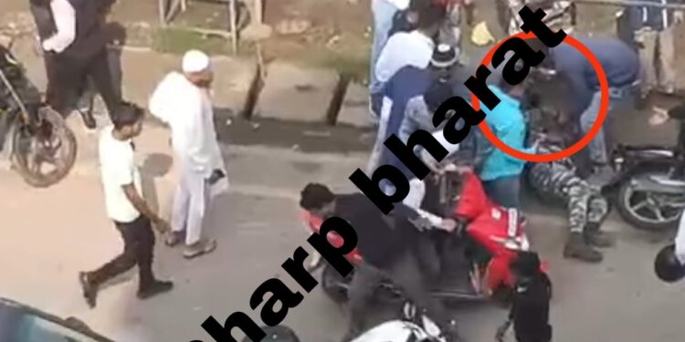 jamshedpur mango shootout : मानगो में हुए शूटआउट में घायल पुलिस जवान की भी हुई मौत, दो लोगों की मौत के बाद जमशेदपुर एसएसपी पर अपराधियों का नेटवर्क तोड़ने की चुनौती, देखिये – video, कैसे पुलिस जवान को लगी थी गोली, देखिये – video
