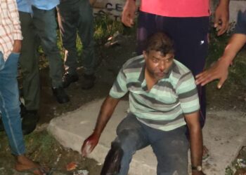 Saraikela accident : टाटा कांड्रा के डिवाइडर में फंसे नुवोको के बल्कर से टकराया एलपीटी, एलपीटी का चालक गंभीर