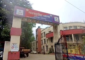 Jamshedpur love fraud : जमशेदपुर में प्रेमी ने की प्रेमिका के साथ ठगी, लव स्टोरी में ट्विस्ट