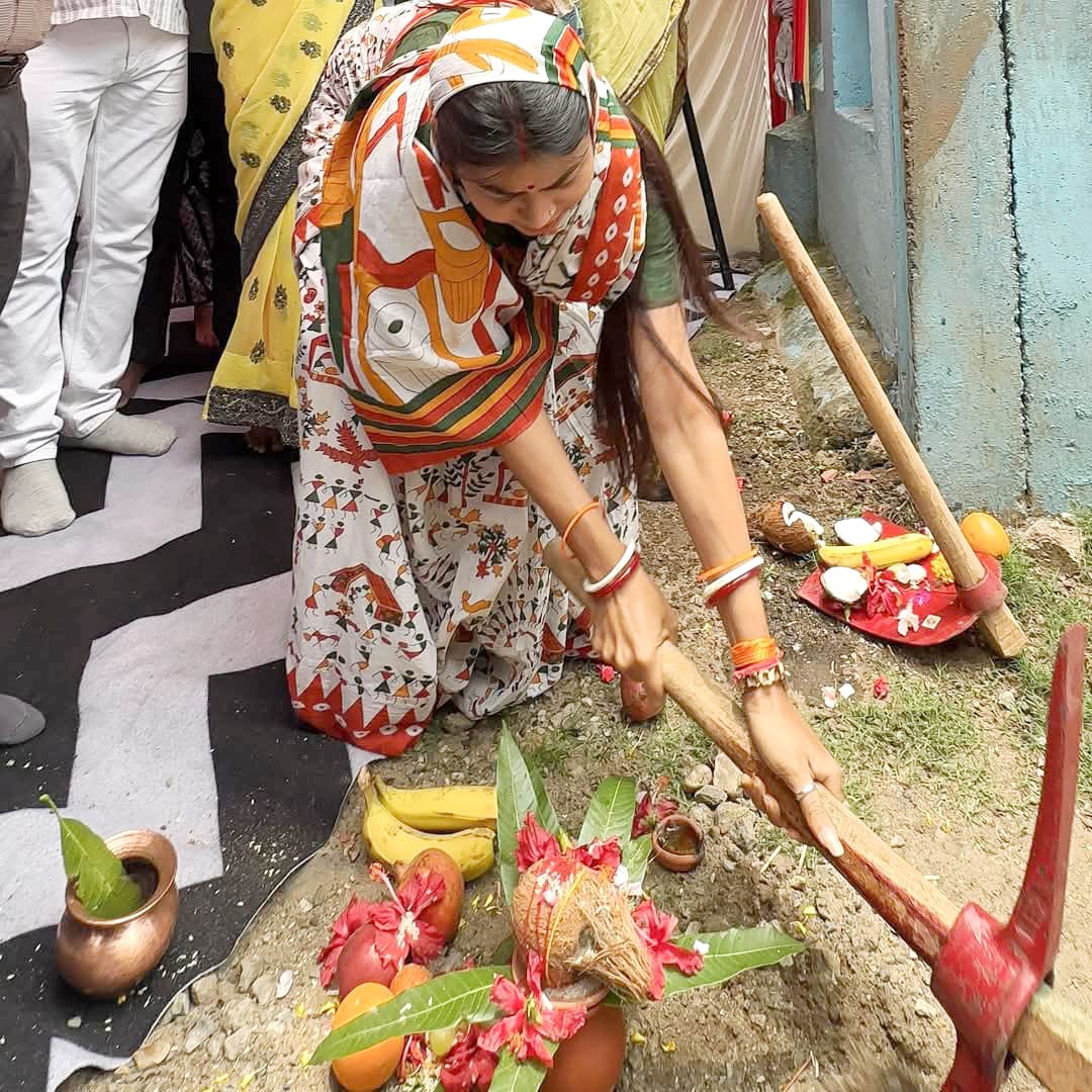 jamshedpur east moharda water project : जमशेदपुर पूर्वी विधानसभा क्षेत्र में मोहरदा जलापूर्ति योजना के फेज-2 का विधायक पूर्णिमा साहू ने किया भूमि पूजन, 7.77 करोड़ की लागत से बनेंगे दो बड़े टैंक, 9 किलोमीटर लंबी पाइपलाइन से 15 सौ घरों तक पहुंचेगा स्वच्छ पेयजल