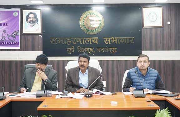 jamshedpur ddc meeting : जमशेदपुर के उप विकास आयुक्त के अध्यक्षता में आयोजित हुई विभिन्न मदों से संचालित विकास योजनाओं में प्रगति की समीक्षा बैठक, योजनाओं की गुणवत्ता, समयबद्ध पूर्णता को लेकर दिए सख्त निर्देश jamshedpur ddc meeting : जमशेदपुर के उप विकास आयुक्त के अध्यक्षता में आयोजित हुई विभिन्न मदों से संचालित विकास योजनाओं में प्रगति की समीक्षा बैठक, योजनाओं की गुणवत्ता, समयबद्ध पूर्णता को लेकर दिए सख्त निर्देश