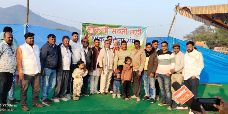 Jamshedpur sakchi sabji mandi whole seller : साकची सब्ज़ी मंडी होल सेल विक्रेता संघ में आयोजित हुआ वनभोज और मिलन समारोह, एकजुटता का दिया परिचय