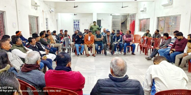 Jamshedpur domuhani sangam mahotsav- दोमुहानी संगम महोत्सव 13 व 14 जनवरी को, महोत्सव की तैयारी को लेकर हिन्दू उत्सव समिति की हुई महत्वपूर्ण बैठक, एक लाख से ज्यादा लोग करेंगे शिरकत, बनारस के 11 पुरोहित पारंपरिक परिधान व डमरू के साथ करेंगे गंगा आरती