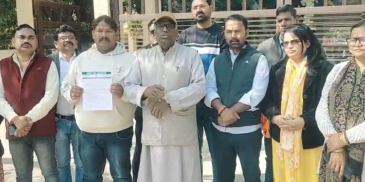 Jamshedpur jdu – जमशेदपुर में बढ़ती चोरी, अड्डेबाजी व नशाखोरी की घटनाओं पर रोक लगाने की मांग, जेडीयू का प्रतिनिधिमंडल मिला एसएसपी से, सौंपा ज्ञापन, देखिए – video
