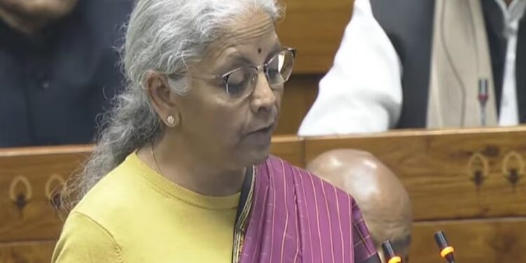 India central budget : केंद्रीय वित्तमंत्री निर्मला सीतारमण ने लोकसभा में पेश किया वित्तवर्ष 2026-27 का बजट, बजट में देश को आत्मनिर्भर बनाने पर सर्वाधिक जोर, सात हाई स्पीड रेल कॉरिडोर, 20 जलमार्ग विकसित होंगे, भारत को वैश्विक फार्मा हब बनाने, पांच मेडिकल हब, टेक्सटाइल पार्क बनाने का प्रस्ताव, सस्ती होंगी कैंसर, डायबीटीज की दवाइयां, चार राज्यों में खनिज कॉरिडोर बनेंगे