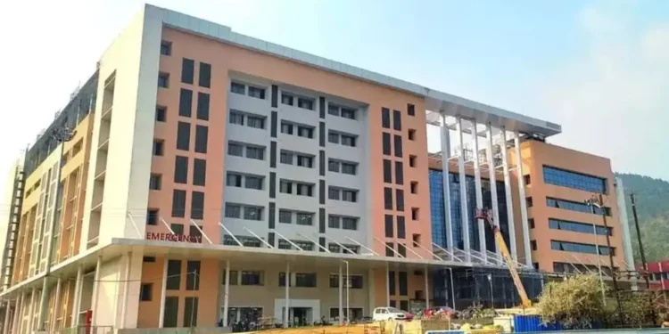 Jamshedpur mgm hospital water issue – एमजीएम अस्पताल में दूसरे दिन भी पानी की समस्या, 20 से अधिक ऑपरेशन स्थगित, खराब नलों के कारण हो रही पानी की किल्लत, कराया गया दुरुस्त