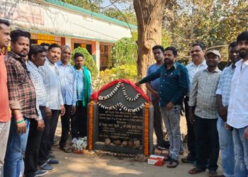 jamshedpur rural- चाकुलिया के कालापाथर उमवि में क्लास भवन निर्माण कार्य का विधायक ने किया शिलान्यास