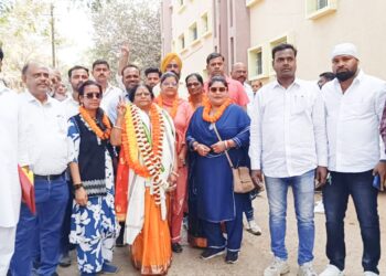 jugsalai nagar nikay election : जुगसलाई नगर परिषद में चेयरमैन पद के लिए एक और दावेदार, इंदू सिंह ने भी किया नामांकन jugsalai nagar nikay election : जुगसलाई नगर परिषद में चेयरमैन पद के लिए एक और दावेदार, इंदू सिंह ने भी किया नामांकन