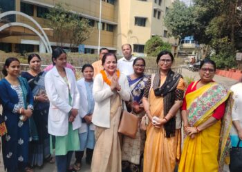 mango nagar nigam election : लोकतंत्र के उत्सव में जमशेदपुर की स्त्री रोग विशेषज्ञ डॉ विनीता सहाय का शंखनाद, मानगो नगर निगम के मेयर पद के लिए दाखिल किया नामांकन