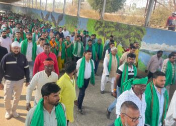 Chakulia nagar panchayat election-चाकुलिया में झामुमो समर्थित प्रत्याशी सोमवारी सोरेन ने चाकुलिया नगर पंचायत अध्यक्ष पद के लिए नामांकन दाखिल किया