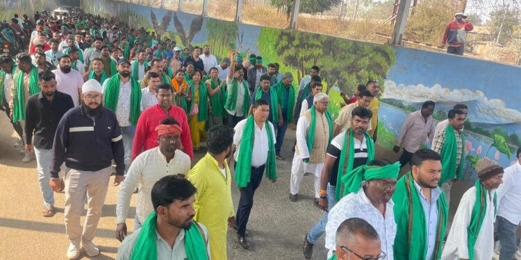 Chakulia nagar panchayat election-चाकुलिया में झामुमो समर्थित प्रत्याशी सोमवारी सोरेन ने चाकुलिया नगर पंचायत अध्यक्ष पद के लिए नामांकन दाखिल किया